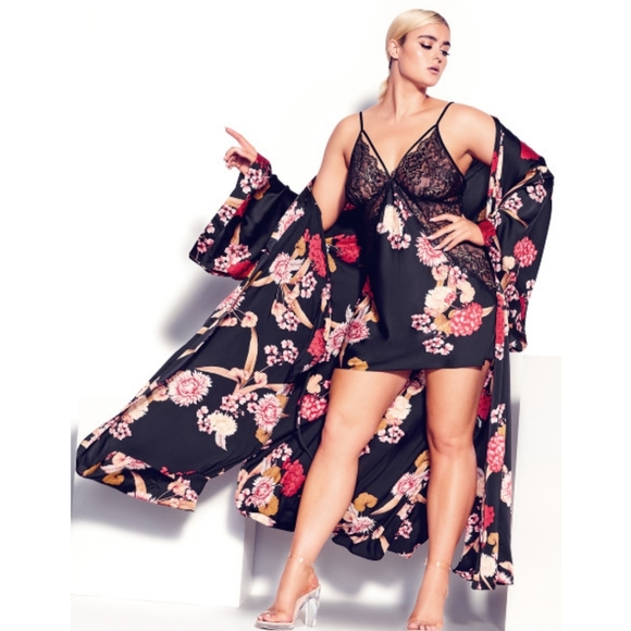 Floral and lace satin chemise - Picture 3 of 12